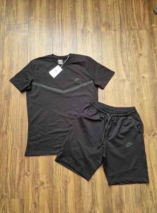 Мъжка екип къси панталони и тениска размер S M L XL 2xL
Най-висок клас