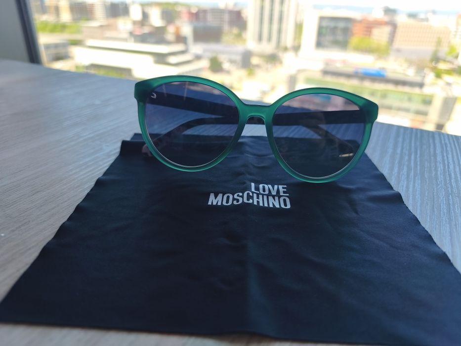 Слънчеви очила Love Moschino