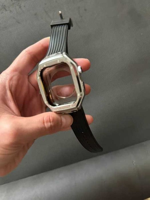 Carcasă metalică Apple Watch