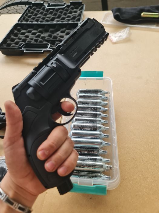 Pistol airsoft Umarex HDR 50 ca Nou