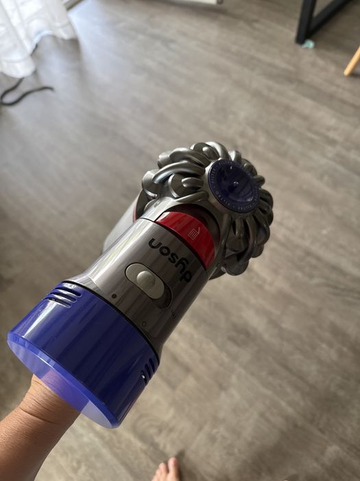 Corp dyson v8.
