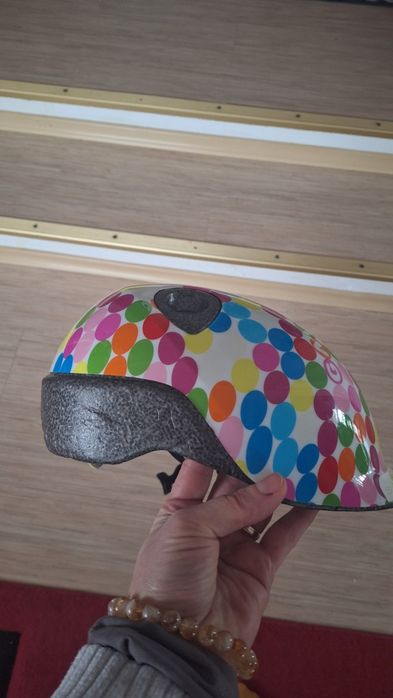 Cască si aparatori pentru role si bicicleta