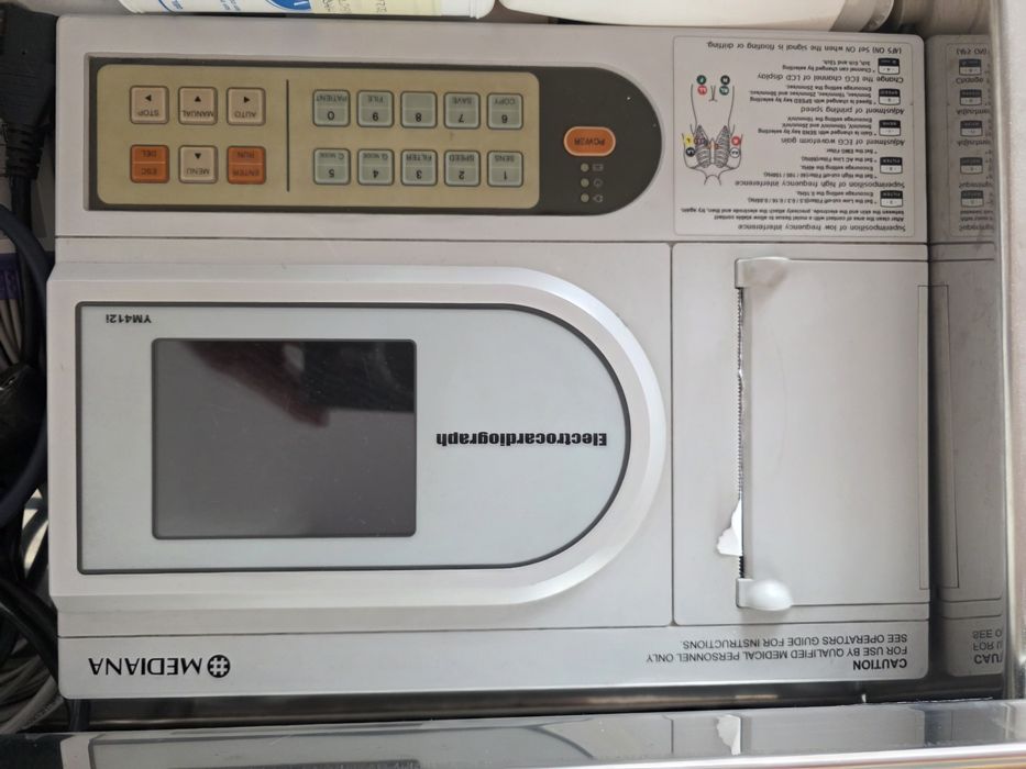 Electrocardiograf  portabil cu 12 canale