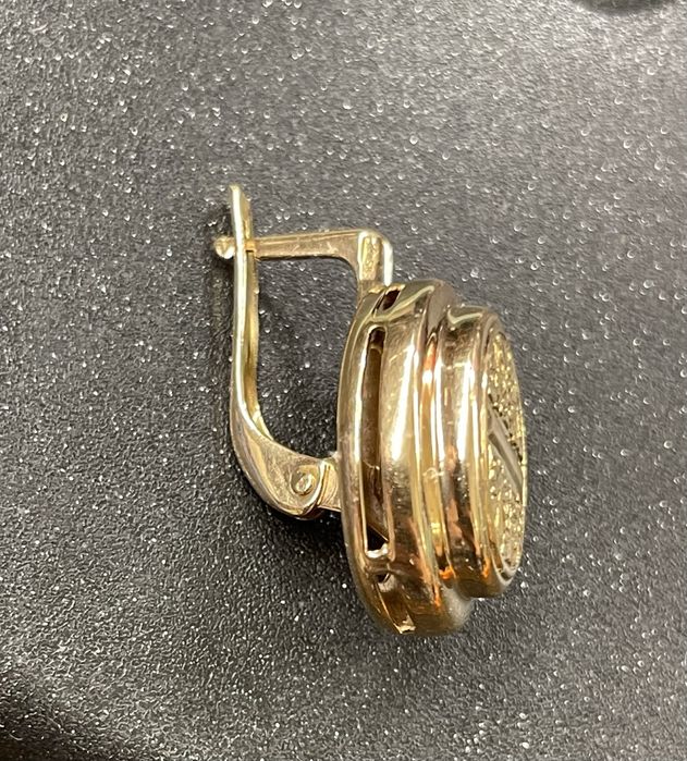 Золотые серьги..