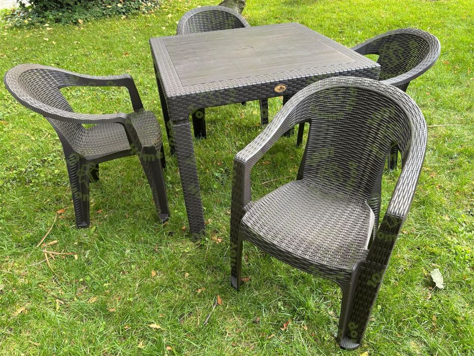 Комплект Маса 90х90см столове КОКО