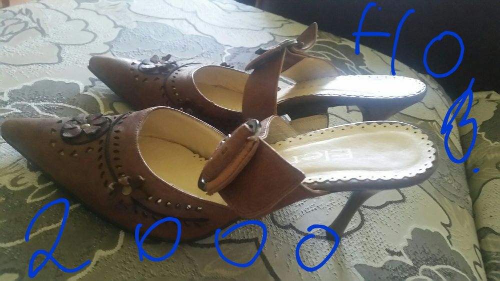 Продам босоножки