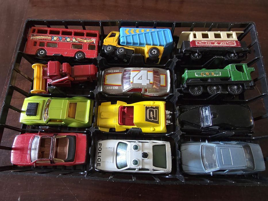 Matchbox колички - продават се само в комплект
