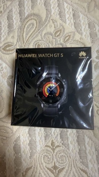 Huawei watch GT 5 нов с две години гаранция