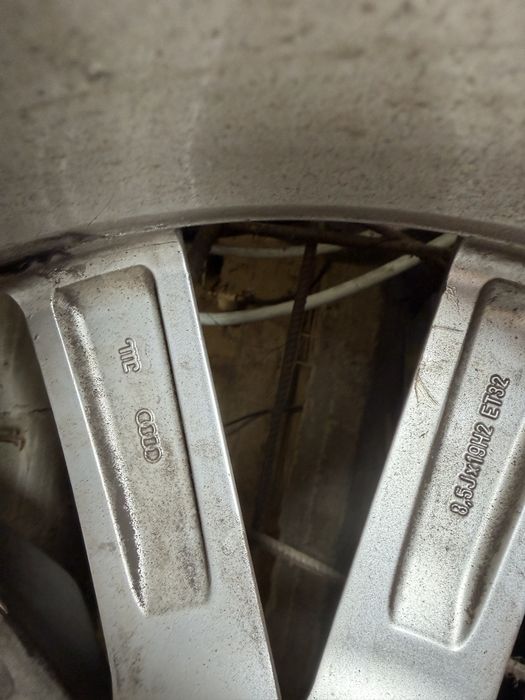 Jante plus cauciucuri  255/40/ r19  yokohama  audi