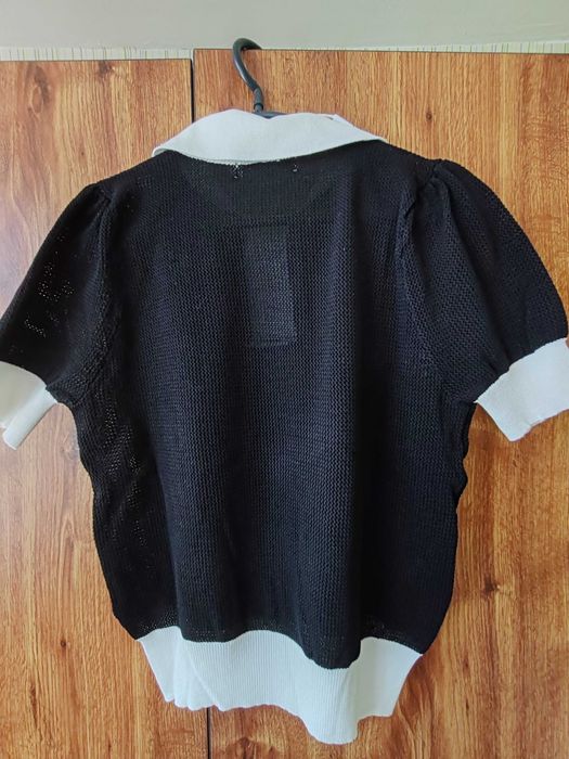 Нова блузка с къс ръкав и якичка