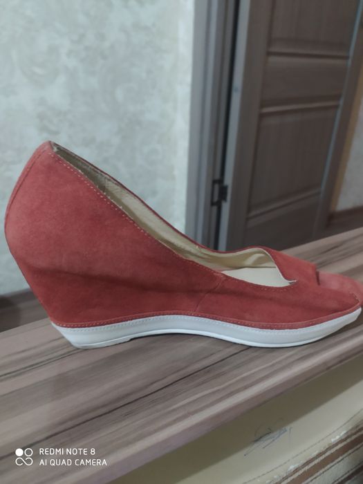 Продам Босоножки