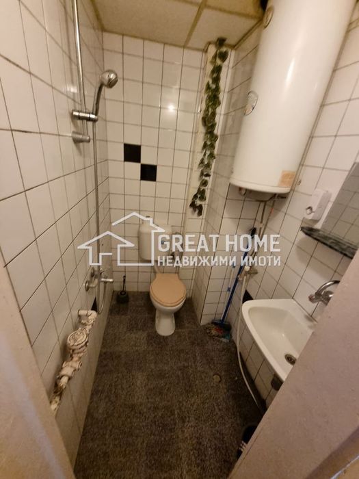 Дава се под наем Тристаен апартамент в Търговище, Център - 75 кв.м за 204 € - Снимка #4