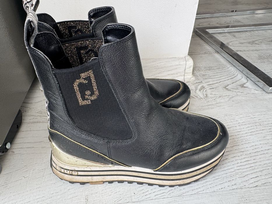 Самски ботуши Лиу Джо