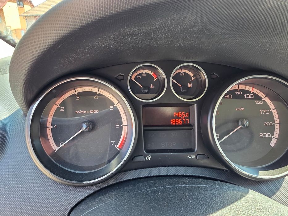 Peugeot 308 1.6 benzina și GPL