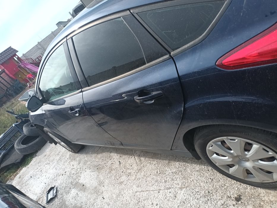 Usa usi ford focus 3 hatchback  scurt  echipate