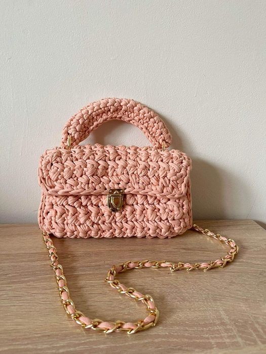 Ръчно плетени чанти.