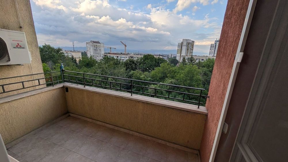 Тристаен апартамент под наем в Редута