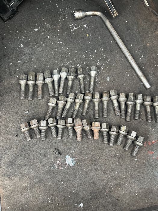 болты на диски мерседес