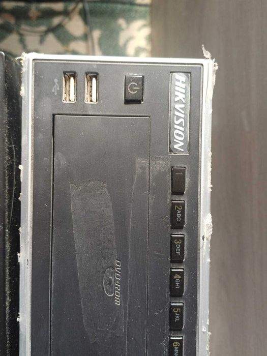 Vand DVR    Hikvision  8 SI 16 canale