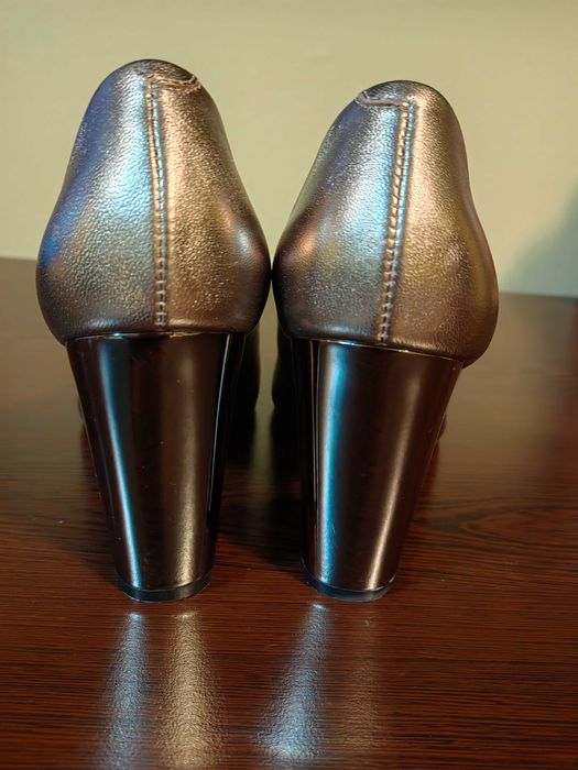 Обувки, естествена кожа отвън и отвътре, номер 39