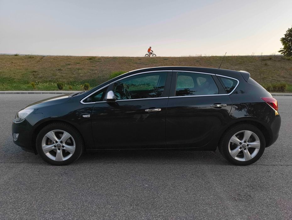 OPEL Astra 2011 — imagine 4