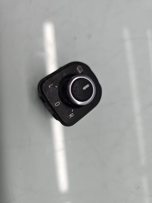 Buton reglaj oglinzi Volkswagen Passat B7 (362) [Fabr 2010-2014] 5K295