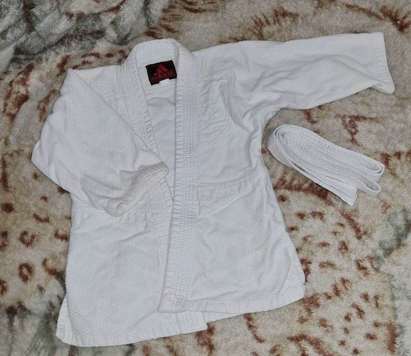 Продам кимоно белое