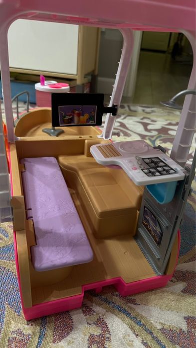 Продам корабль барби для девочек