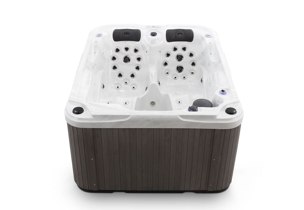 Чисто Ново Джакузи директно от завода производител с 2г гаранция