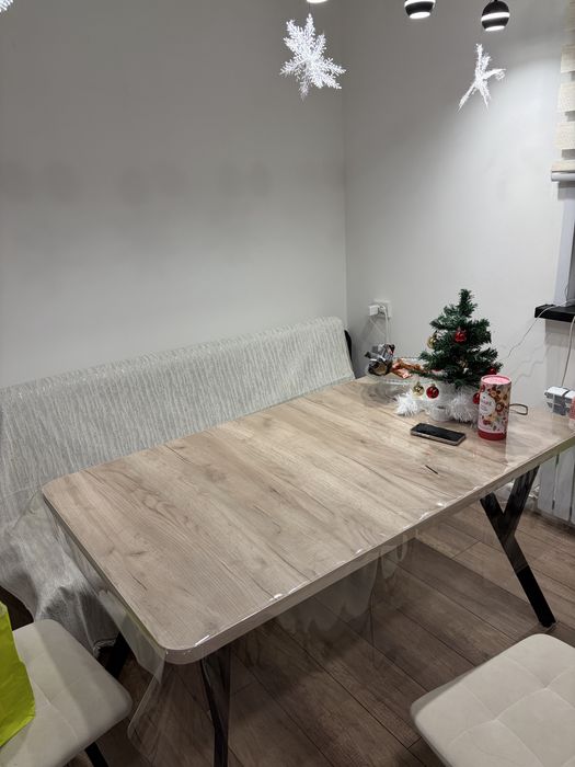 Стол для кухни, столовой