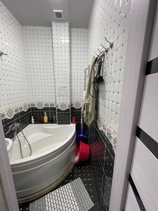 Kvartira 3/1/4 sotiladi