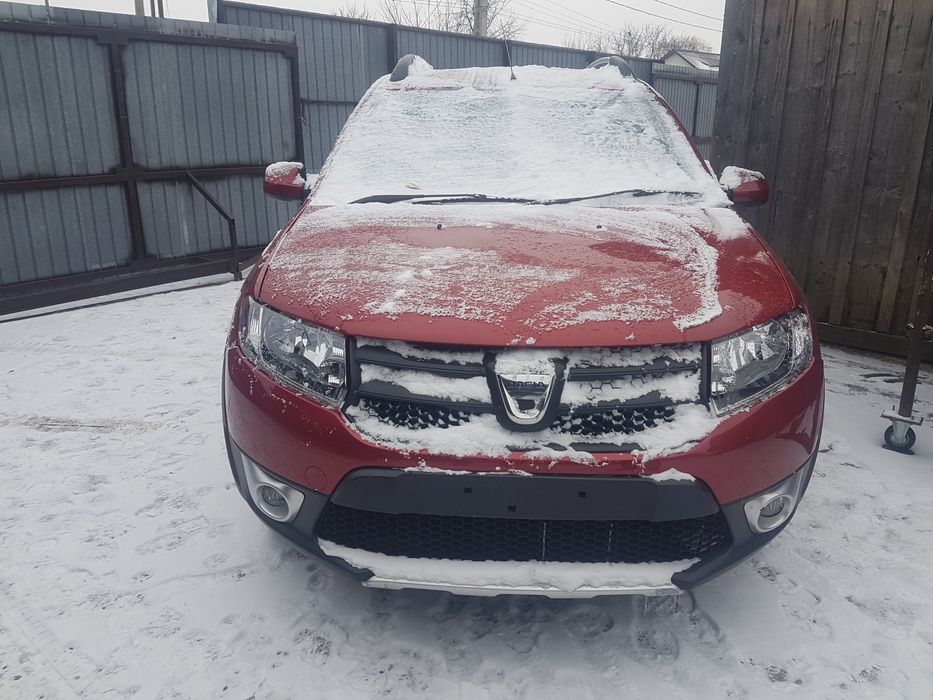 Dezmembrari/piese/ Sandero visiniu