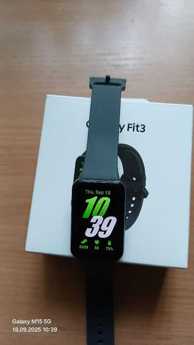 Смарт часы Samsung Fit 3