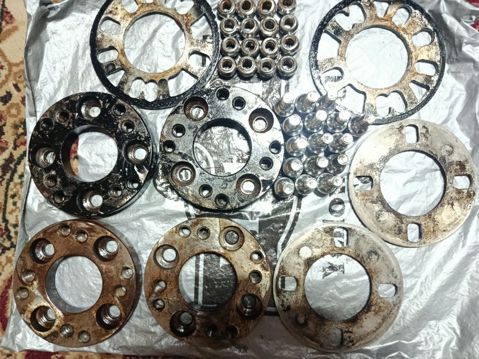 Спарк мошнасига балонини широки киладигон детали темирдан ясатилган