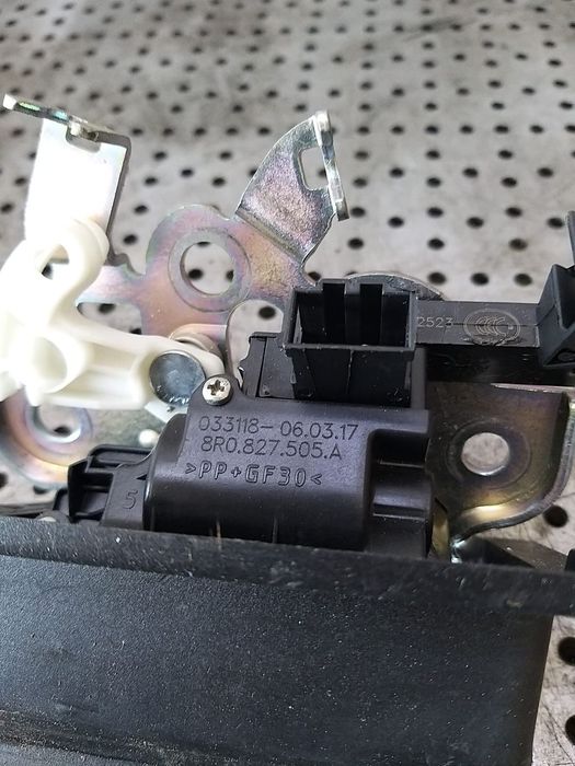 Broasca haion skoda octavia 3 5e break 8r0827505a