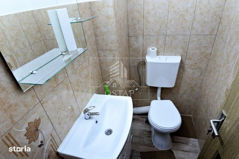 9 Mai - etajul 1 - apartament 3 camere decomandate - semimobilat