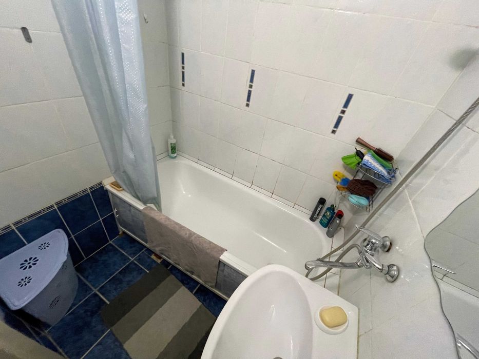 Продам 4 комн. квартиру, в районе Береке