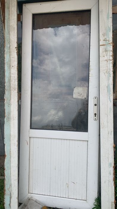 Продам дверь пластик