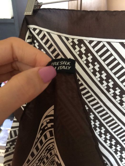 Дамски шал Emanuel Ungaro