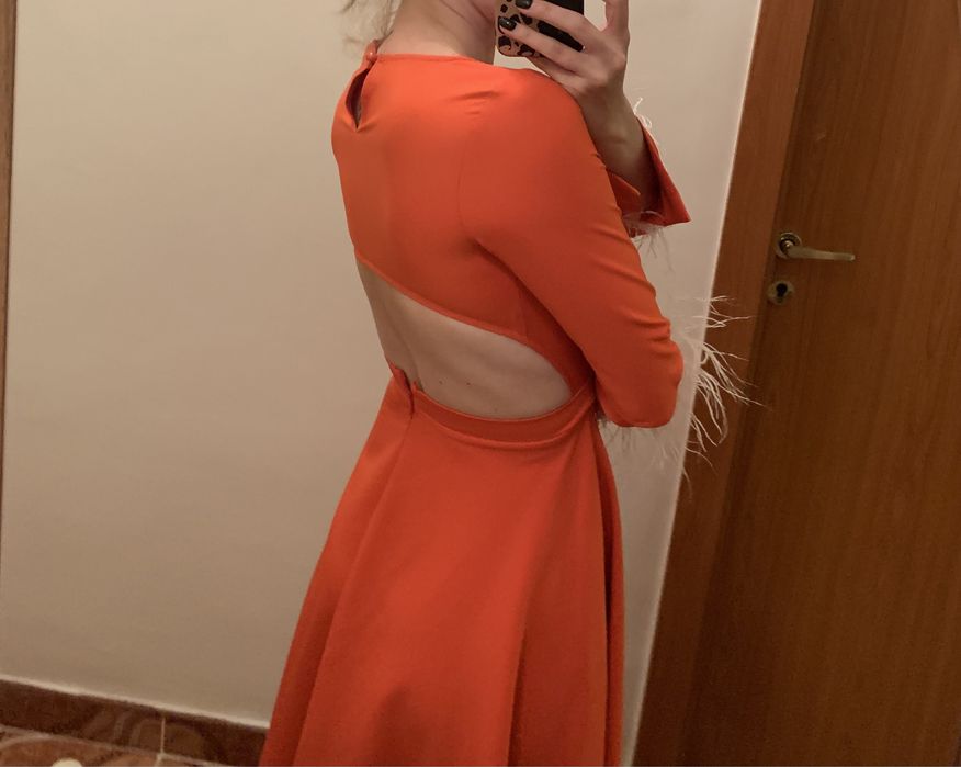 Rochie rosie cu pene albe Xs-S INGRID TEODOSIU