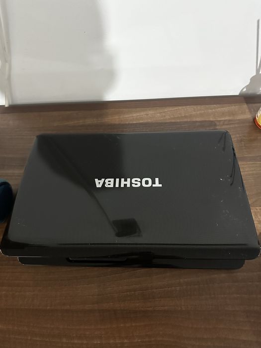 Laptop toshiba satellite  I3