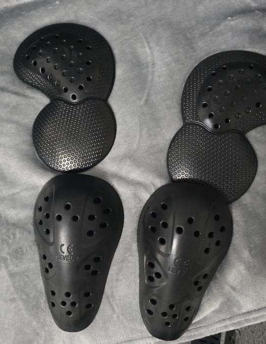 Protectii Moto Nivel 2 genunchi si fesieri