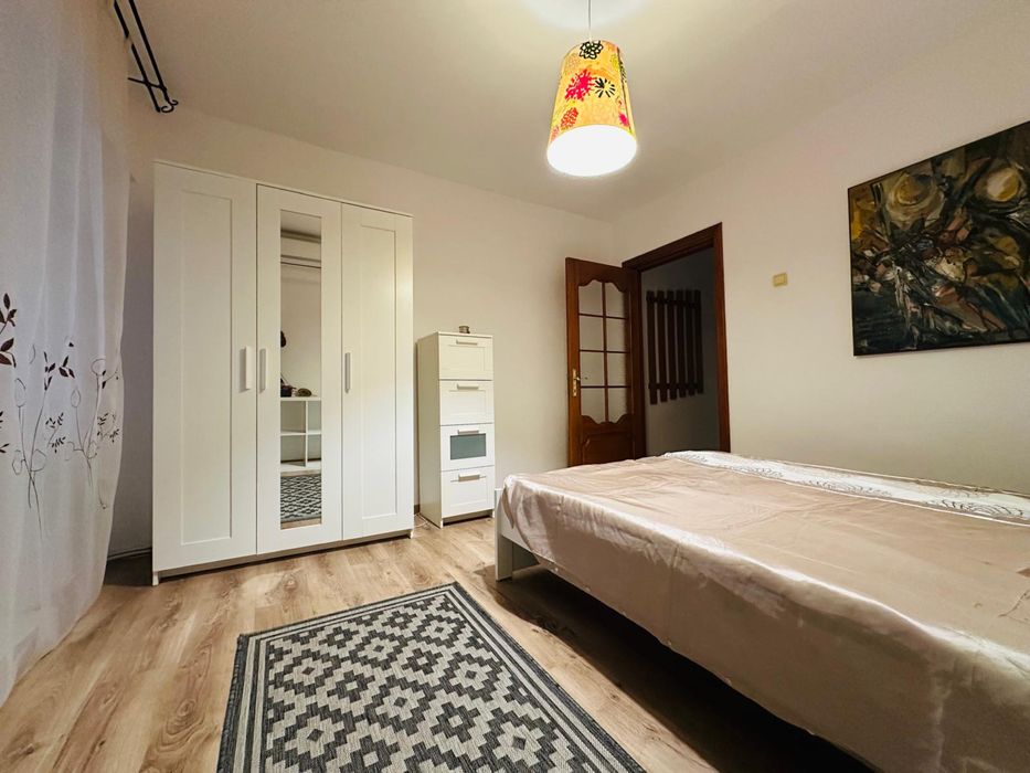 Inchiriez apartament 3 camere