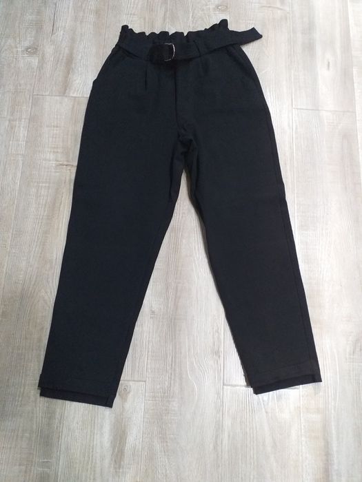 Черные брюки для школы и синие джинсы 146-150 рост