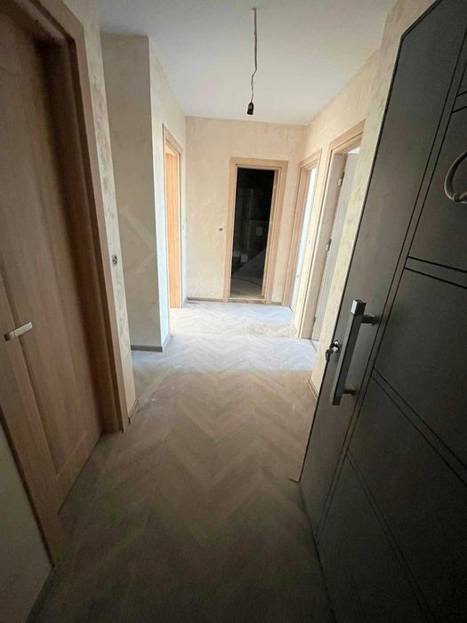 Продава се Тристаен апартамент в Пловдив, Гагарин - 115 кв.м за 1147 €/кв.м - Снимка #1