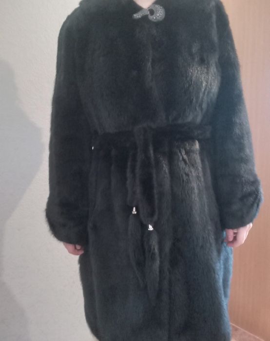 Продам норковую шубу