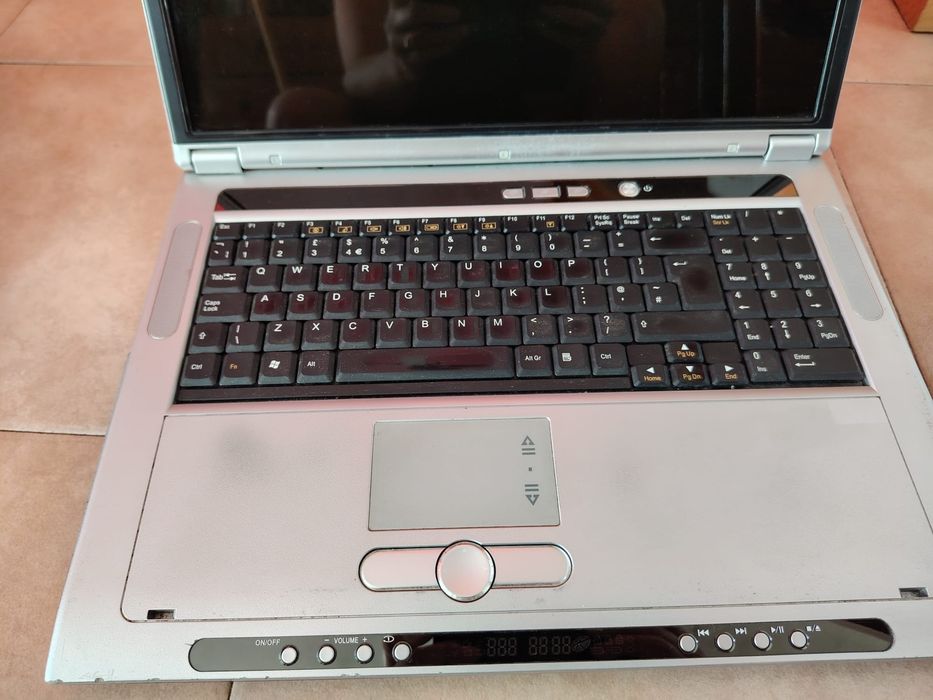 Laptop.    CLEVO