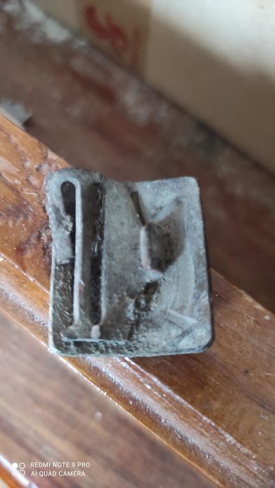 Значки и пряжка пионерская времён СССР.