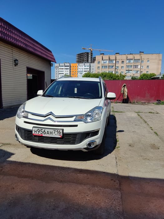 Автомобиль Citroen C-Crosser