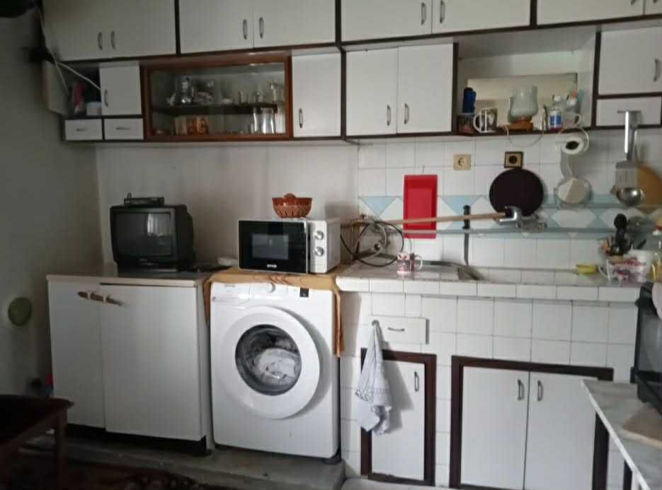Къща за продан в с.Козаревец